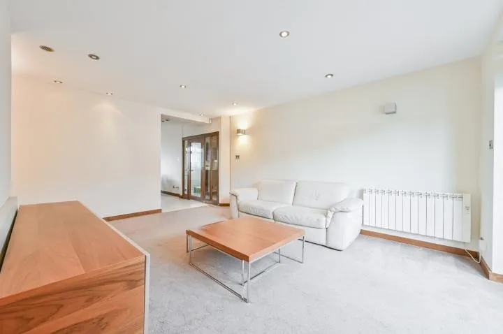 9 Radnor Lodge, Sussex Place, London, W2