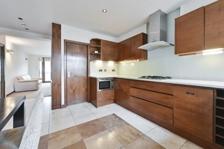 9 Radnor Lodge, Sussex Place, London, W2