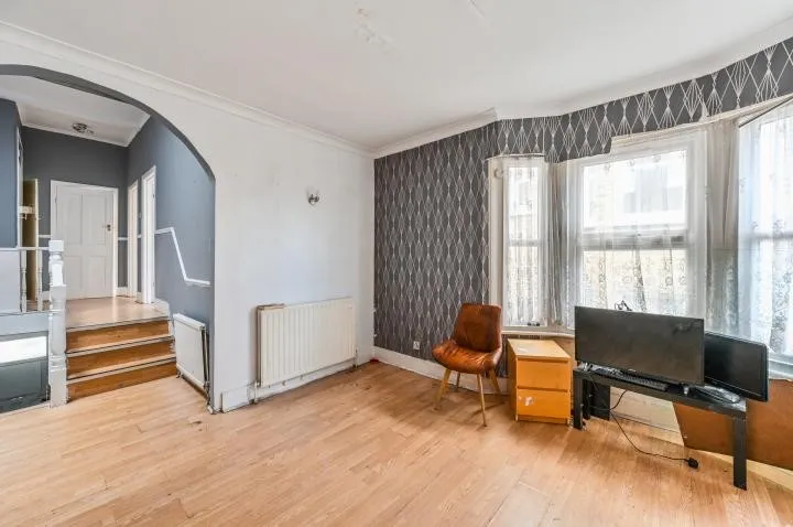 Oaksford Avenue, London, SE26