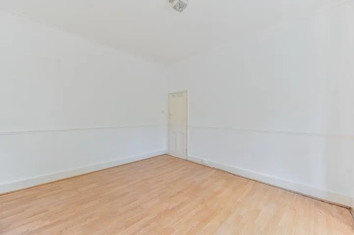 Oaksford Avenue, London, SE26
