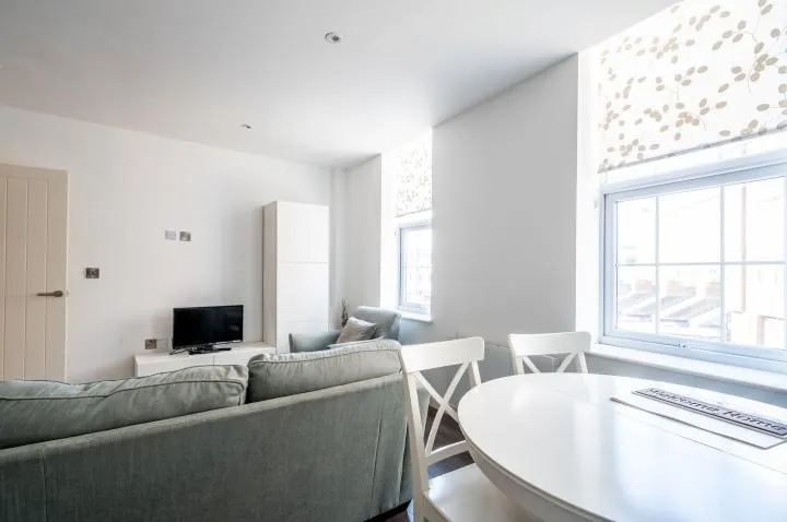 Woodbridge Chambers, Woodbridge Road, Guildford, Surrey, GU1
