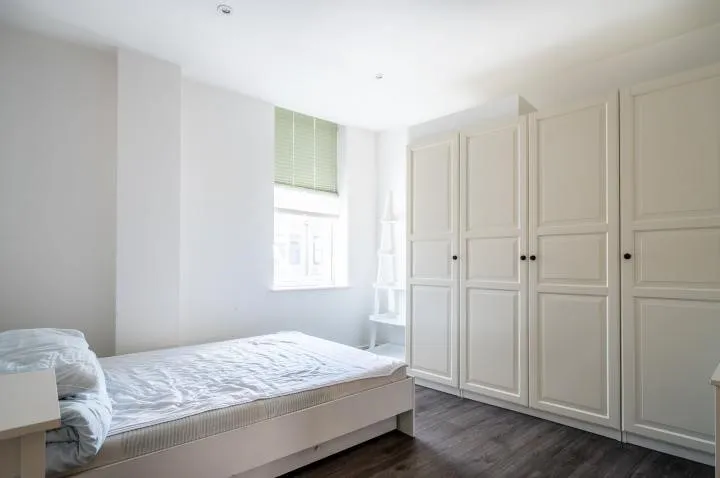 Woodbridge Chambers, Woodbridge Road, Guildford, Surrey, GU1