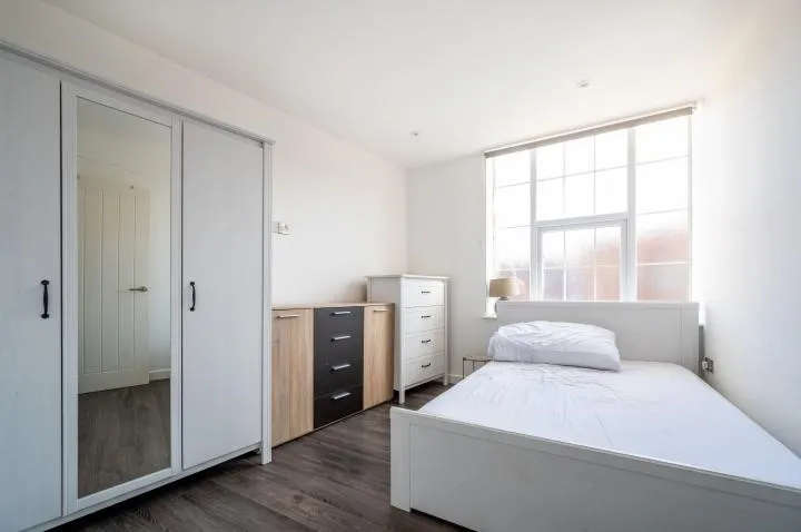 Woodbridge Chambers, Woodbridge Road, Guildford, Surrey, GU1