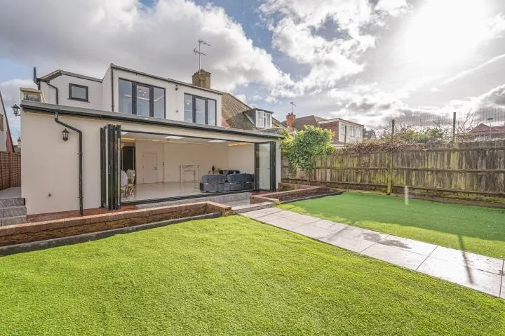 Purley Avenue, London, NW2