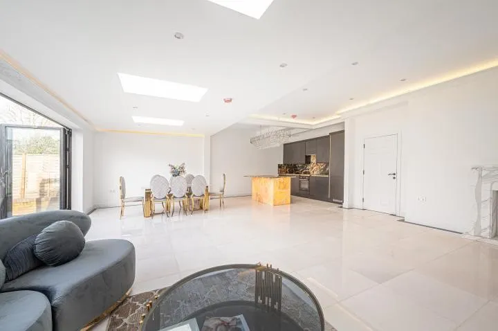 Purley Avenue, London, NW2