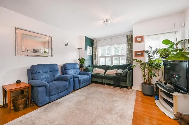 Freeland Road, London, W5