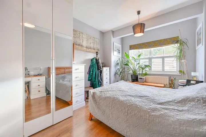 Freeland Road, London, W5