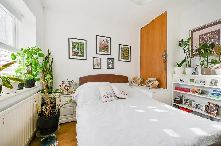 Freeland Road, London, W5