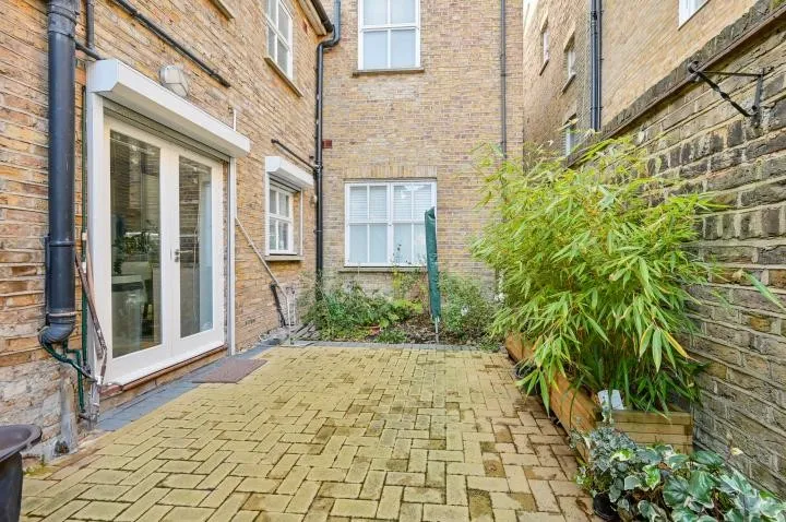 Freeland Road, London, W5