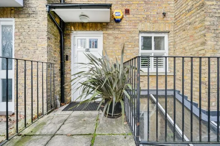 Freeland Road, London, W5
