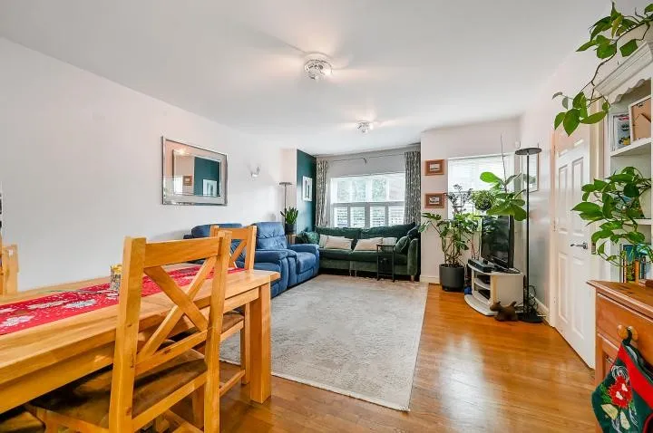 Freeland Road, London, W5