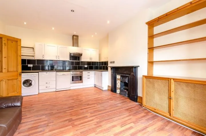 Culverden Road, London, SW1