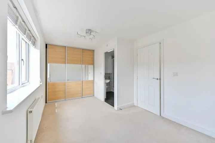 Edgeworth Close, Langley, Berkshire SL3
