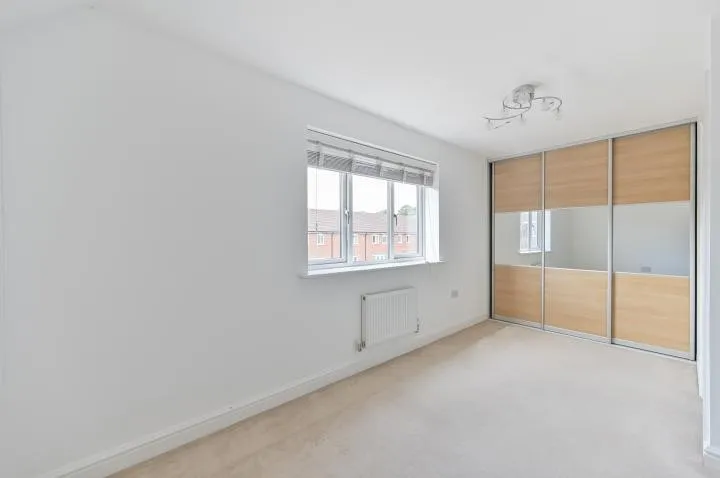 Edgeworth Close, Langley, Berkshire SL3