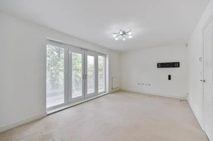 Edgeworth Close, Langley, Berkshire SL3