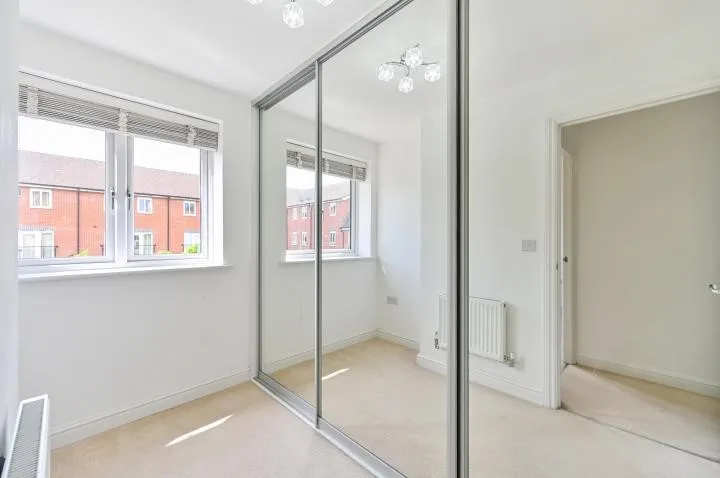 Edgeworth Close, Langley, Berkshire SL3
