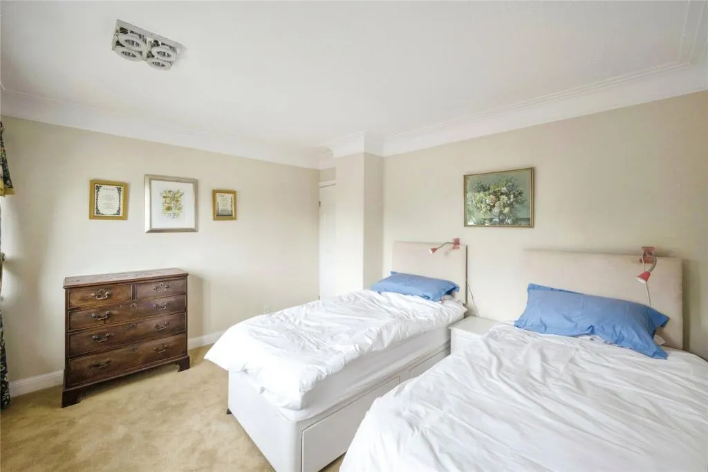 4 bed Detached