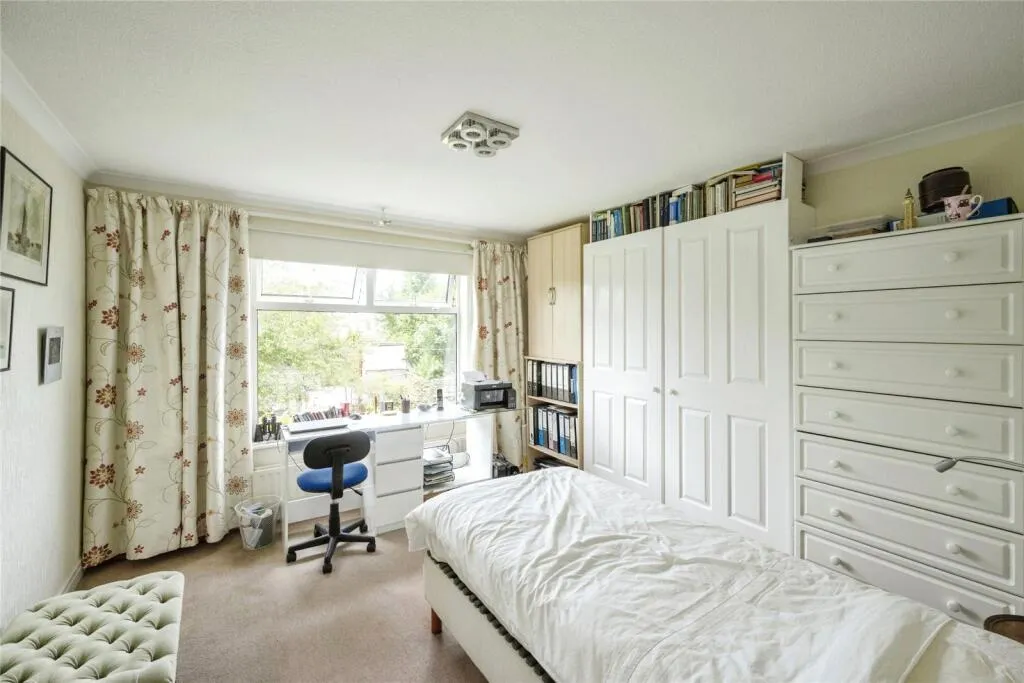 4 bed Detached