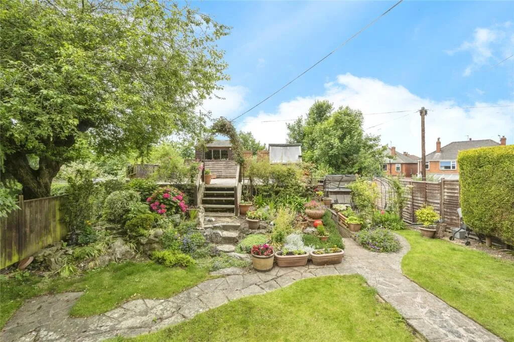 4 bed Detached
