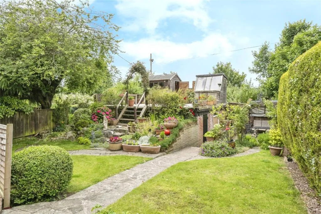 4 bed Detached