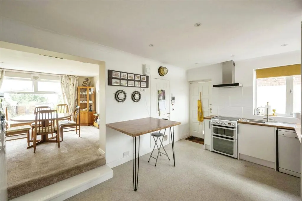 4 bed Detached