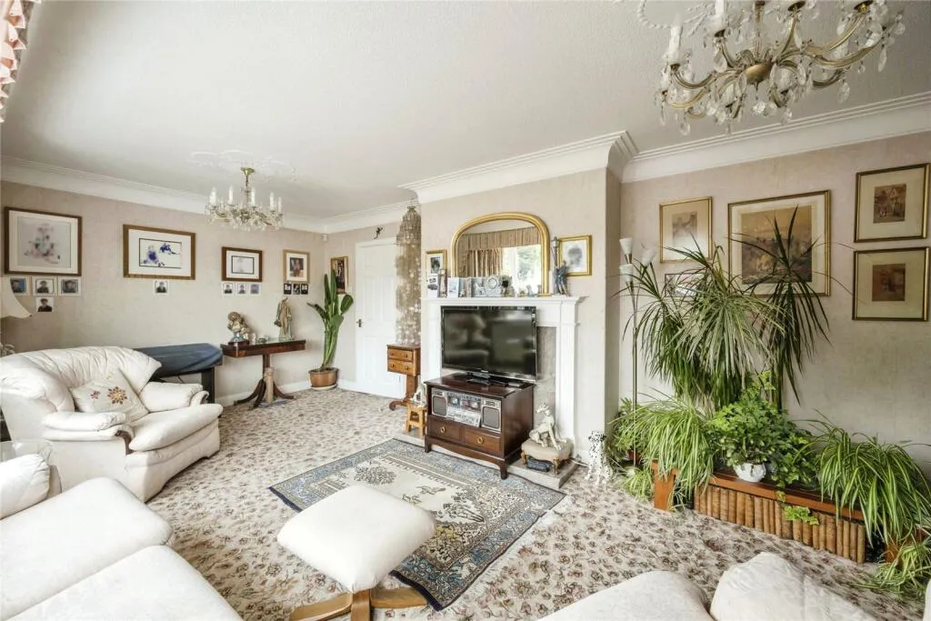 4 bed Detached