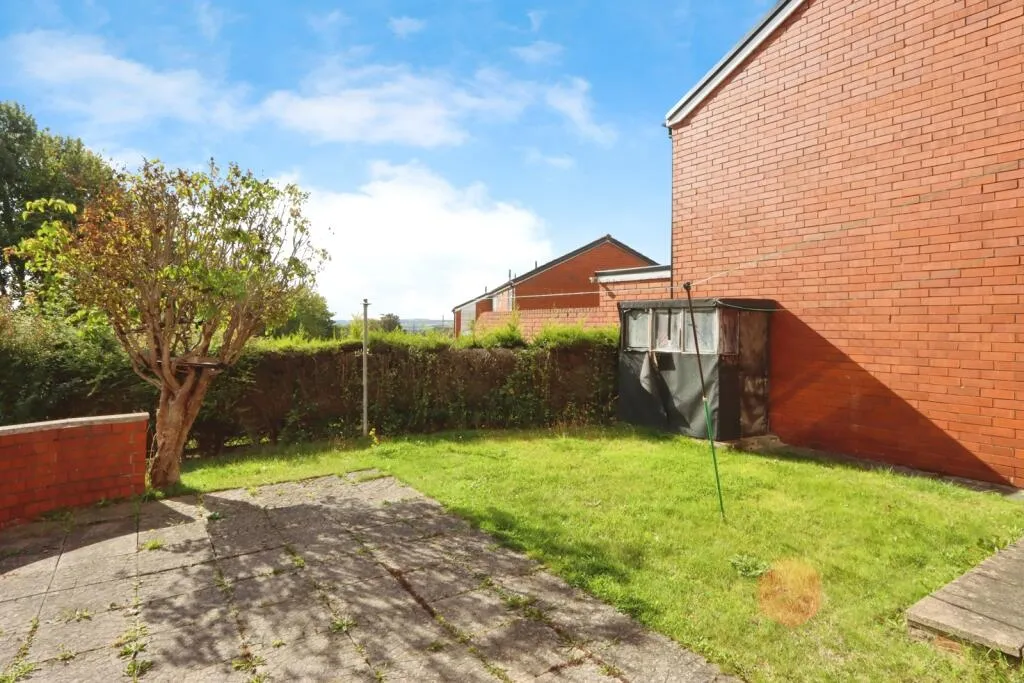 4 bed Terraced