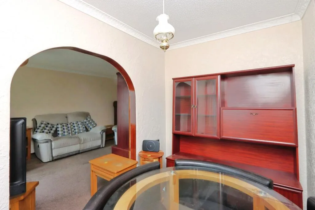 4 bed Terraced