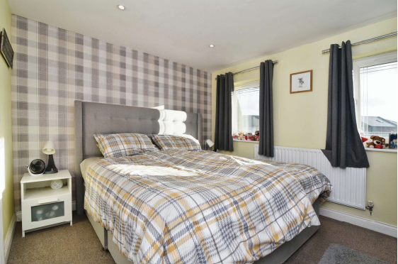 4 bed Detached