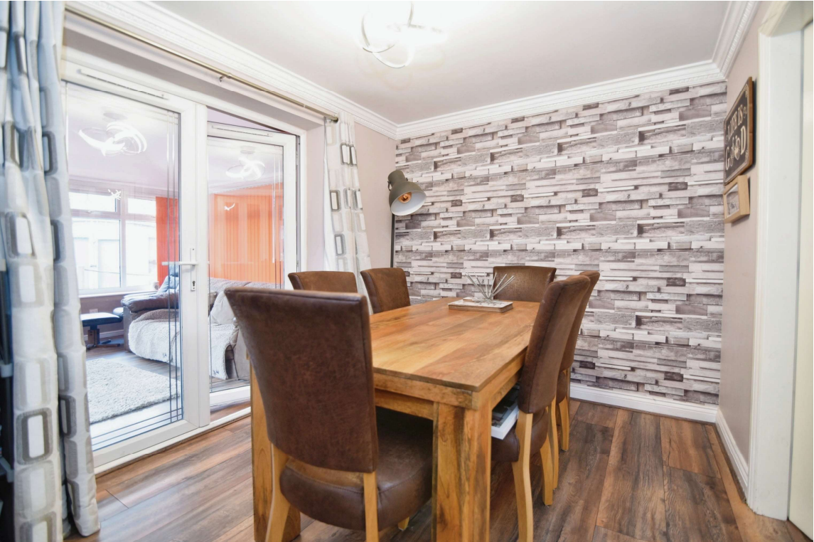 4 bed Detached