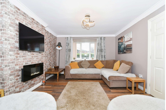 4 bed Detached