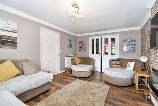 4 bed Detached