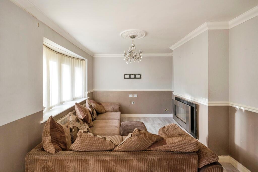 2 bed Semi-Detached