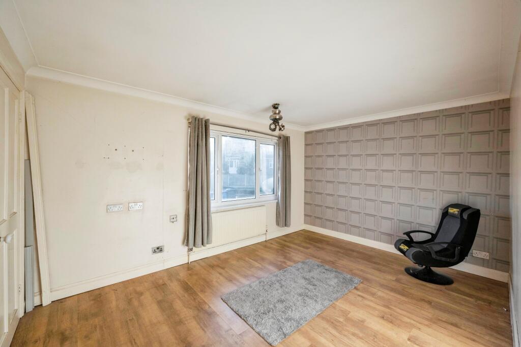 2 bed Semi-Detached