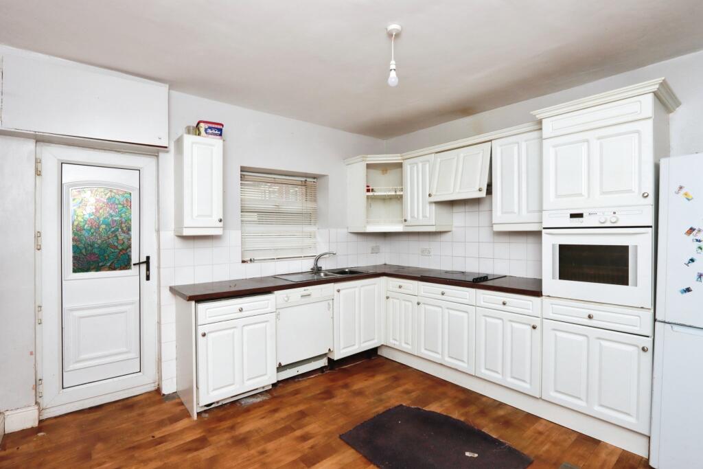 2 bed End of Terrace