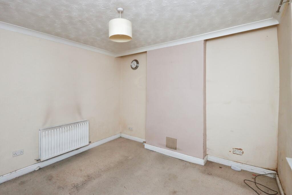 2 bed End of Terrace