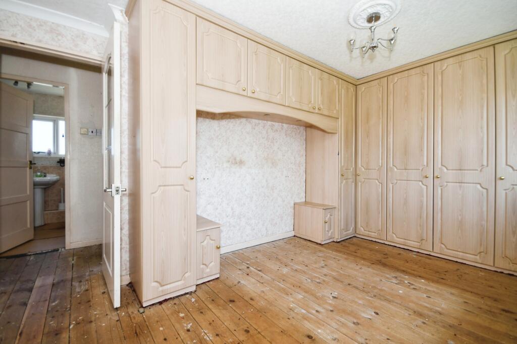 2 bed Semi-Detached