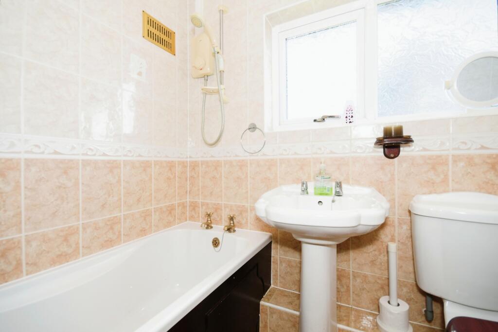 2 bed Semi-Detached