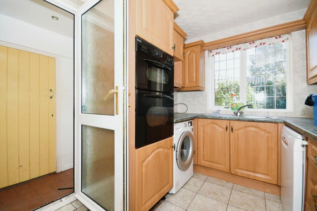 2 bed Semi-Detached