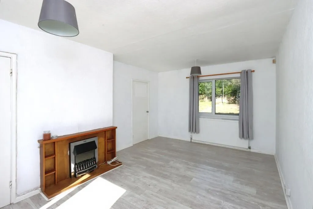3 bed End of Terrace