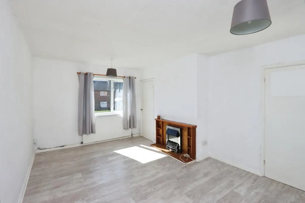 3 bed End of Terrace