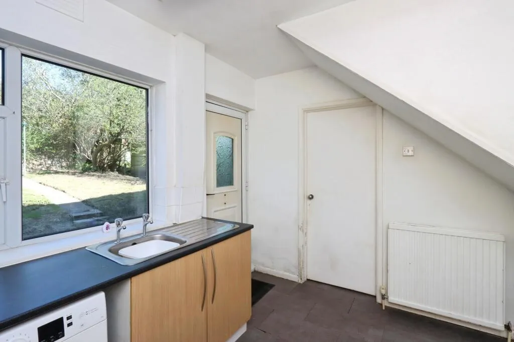 3 bed End of Terrace