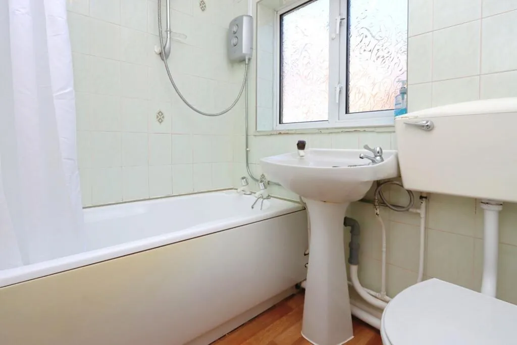 3 bed End of Terrace
