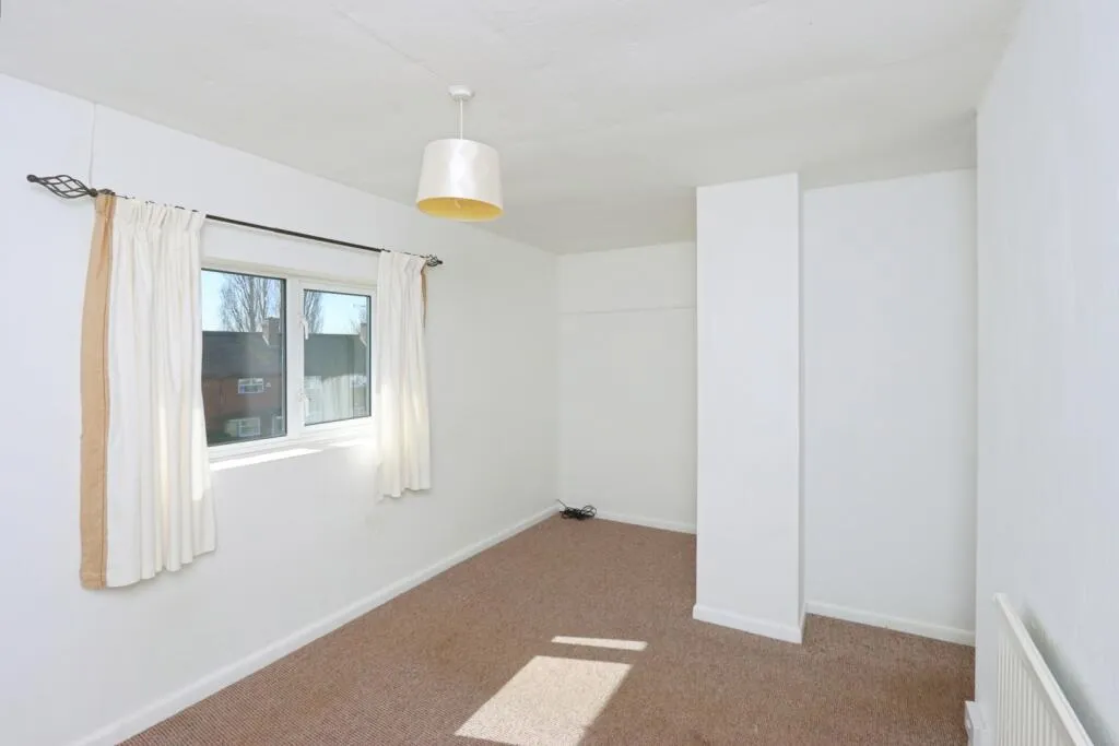 3 bed End of Terrace