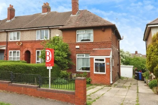 2 bedroom property for sale in Atherton Road, Sheffield, South Yorkshire, S2 - Offers over £100,000