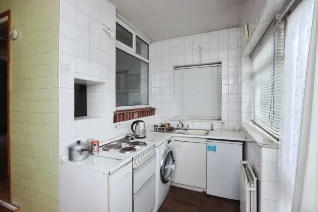 2 bedroom property for sale in Atherton Road, Sheffield, South Yorkshire, S2 - Offers over £100,000