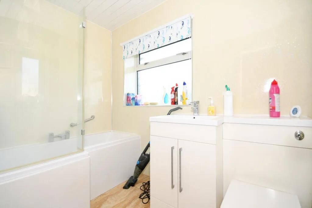2 bed Semi-Detached