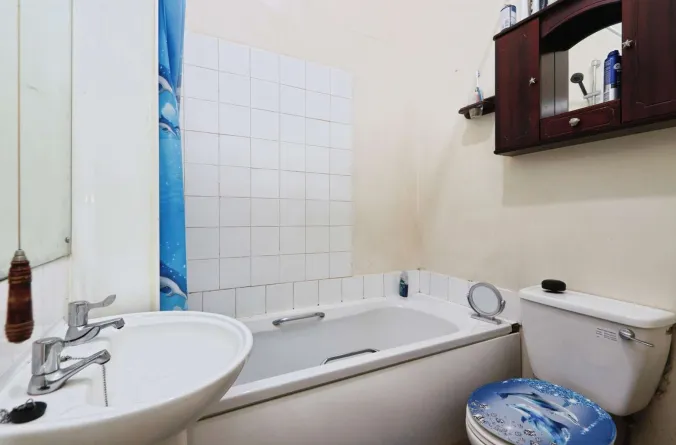 3 bed End of Terrace