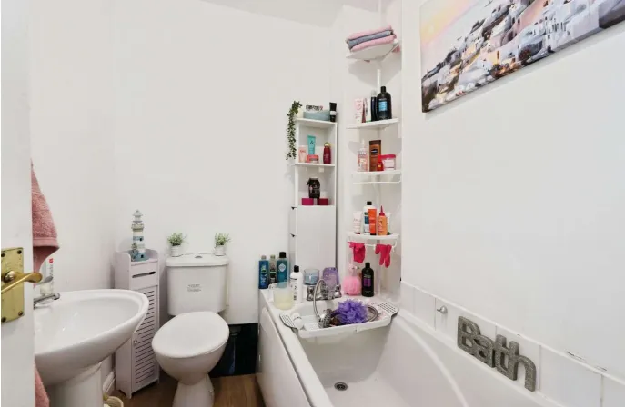3 bed End of Terrace
