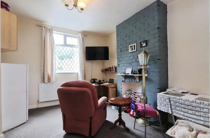 3 bed End of Terrace